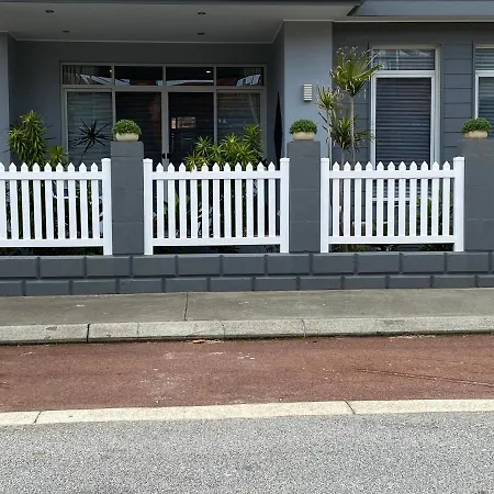 The Hutt On Mandurah Marina Apartment Exterior photo