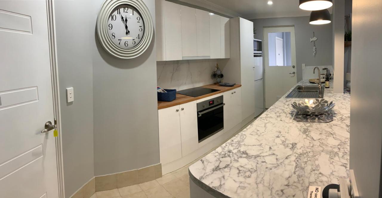The Hutt On Marina Apartment Mandurah